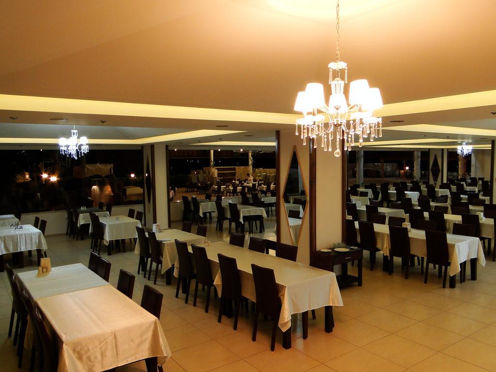 Gumus Hotel Arsuz Exterior photo