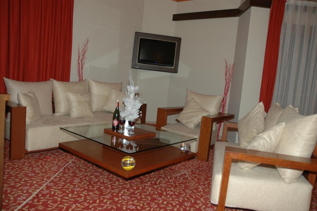 Gumus Hotel Arsuz Exterior photo